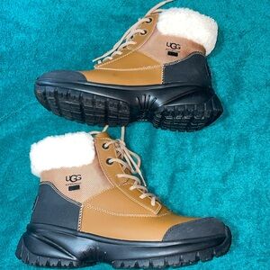 UGG Yose Fluff V2 boots